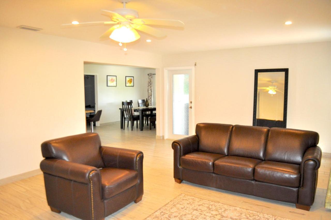 Lovely 3-Bd, Walk To Bars, 9 Min Drive From Beach! Heated Pool. Villa Fort Lauderdale Exterior photo